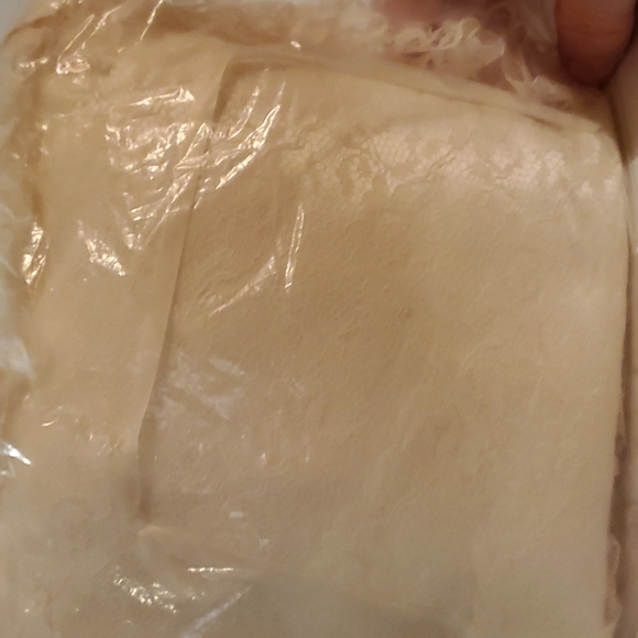 == - Vintage Ivory ring bearer pillow NWT -  7"x 7"x 2" - Picture 3 of 9